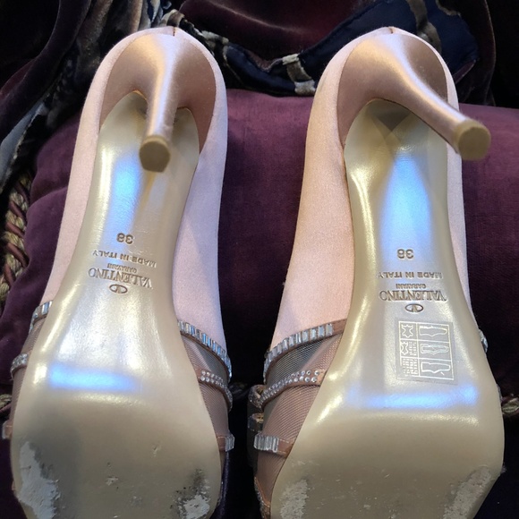 Valentino Peep Toe Pump - Picture 2 of 8